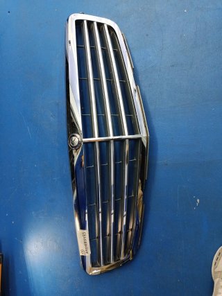 Rejilla Frontal Mercedes-Benz