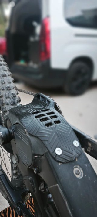 Protector Motor Avinox para Megamo Reason