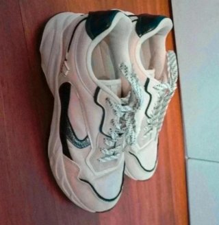 Zapatillas Stradivarius Blanco y Negro