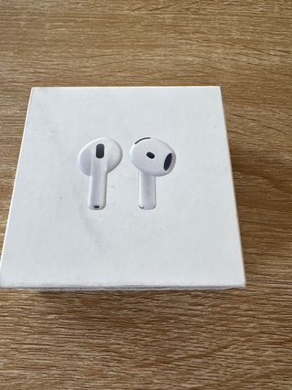 Apple AirPods 4