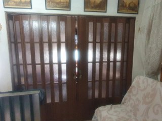 Puerta de libro de madera