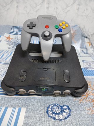 Consola Nintendo 64 con Mando