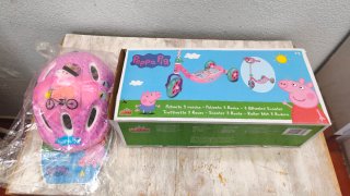 Patinete y Casco Peppa Pig
