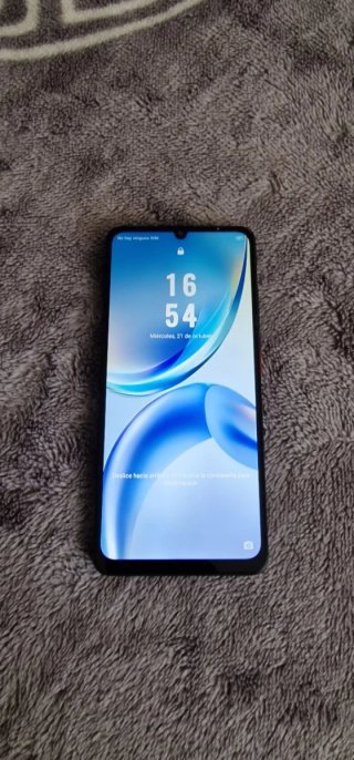 Moviles zte el negro cuesta 110 Y el azul 100