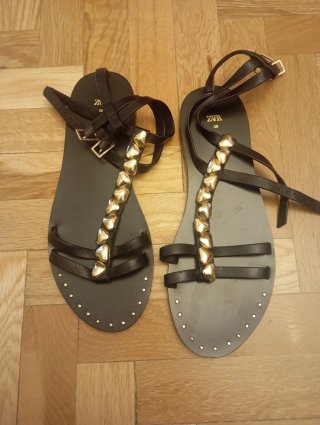 Sandalias Negras con Corazones Zara T38