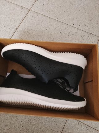 Tenis de mujer negros sin estrenar