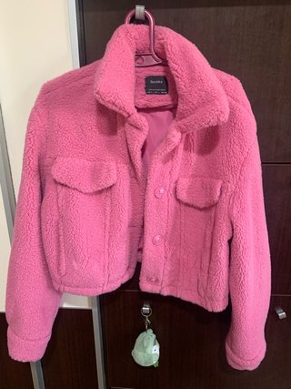 Abrigo de borreguito rosa Bershka