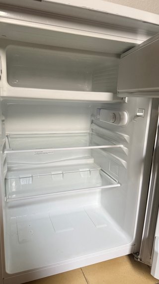 Nevera pequeña Beko 114l blanca