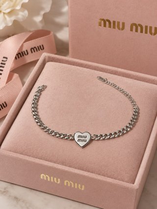Pulsera Miu Miu Plata Con Corazón Acero