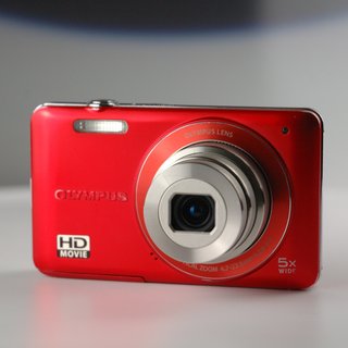 Cámara Olympus VG-120 Roja