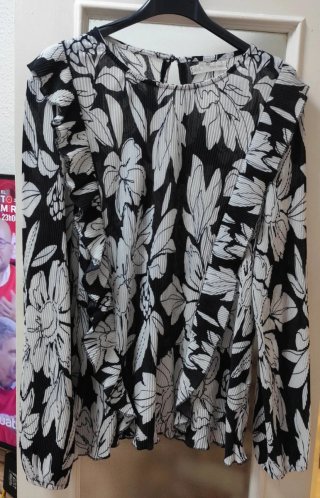 ✨ NO NEGOCIABLE ✨  Blusa mujer Sfera
