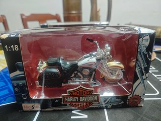 Moto Harley-Davidson Maisto Escala 1:18