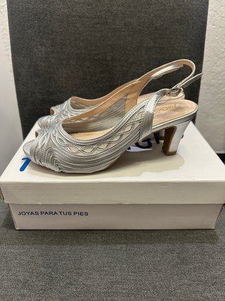 Zapatos de vestir plateados Prestigio