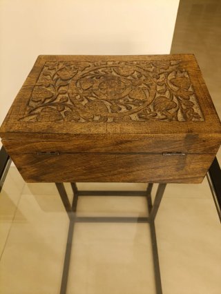 Caja Decorativa de Madera Tallada