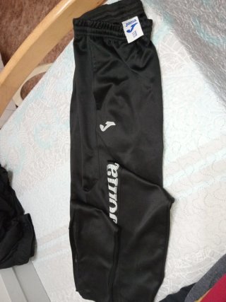 2 Pantalón largo Joma negro cada uno 8€