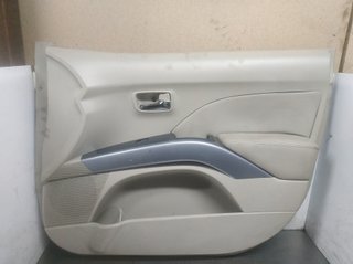 Guarnecido puerta delantera derecha SIN DEFINIR