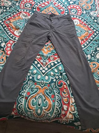 Pantalón de hombre gris