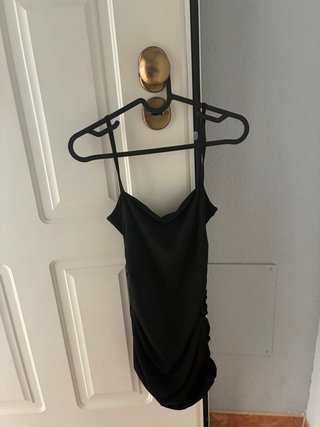 Vestido corto negro