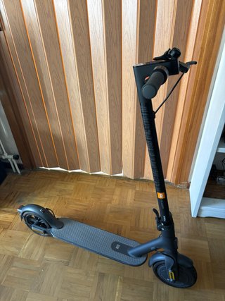 Patinete Xiaomi Mi Electric Scooter Essential