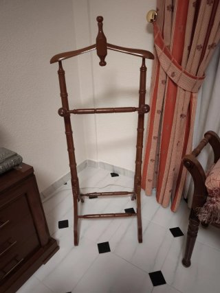 Galán de noche de madera