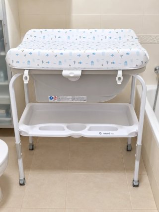 Cambiador con bañera Jané