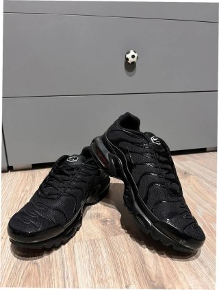 Nike Air Max Plus Triple Black Talla 37.5