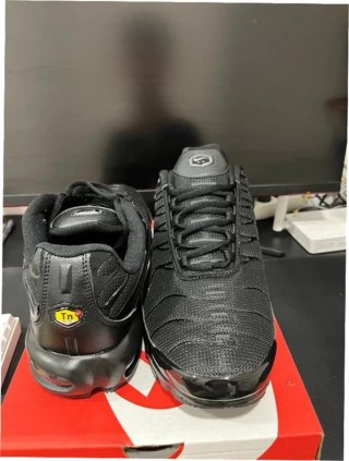 Nike Air Max Plus Triple Black Talla 36