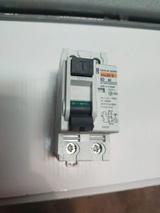 Interruptor Diferencial Merlin Gerin Multi 9, 25A