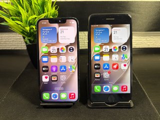 iPhone 13 mini + iPhone SE 2020/ Riparazione/ Grado C