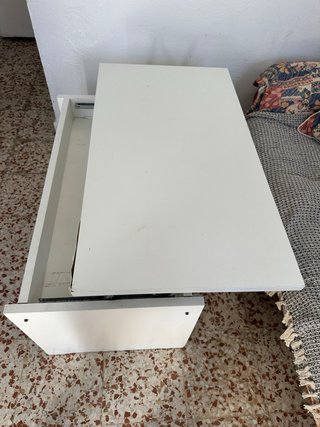 Mesa blanca plegable