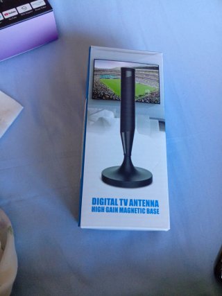 Antena de TV Digital con Base Magnética