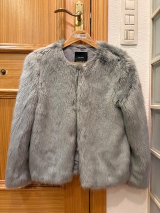 Chaqueta de pelo grisácea azulada de Bershka