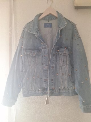 Chaqueta Vaquera Pull&Bear con Tachuelas