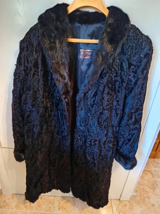 Chaquetón de Astracán Negro