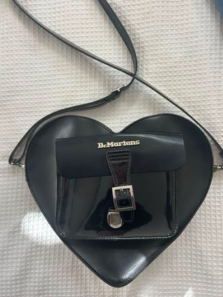 Bolso Corazón Dr. Martens Negro