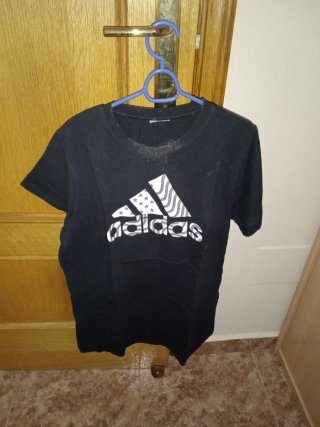 Camiseta Adidas Negra