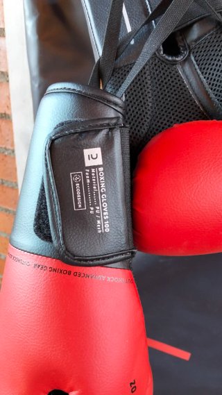 Saco de Boxeo y Guantes Outshock 100