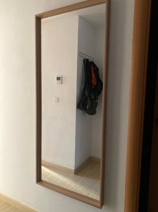 Espejo de Pared con Marco de Madera