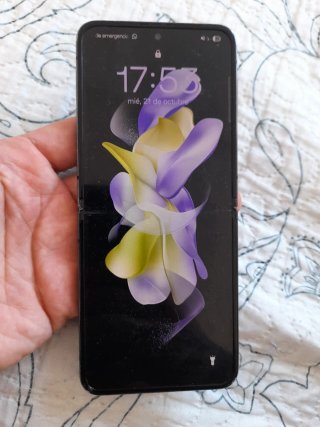 Samsung Z Flip 4 se apaga la pantalla a veces