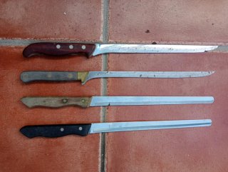 Lote de 4 cuchillos jamoneros antiguos