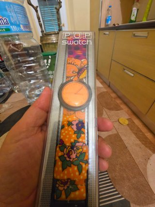 Orologio Pop Swatch con cinturino a fiori