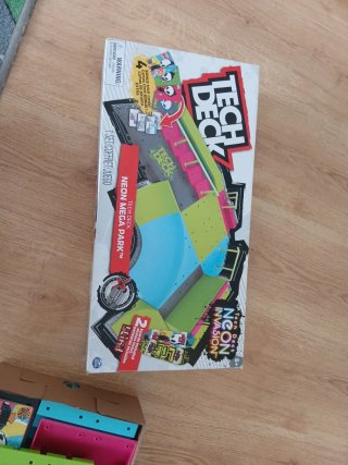 Tech Deck Neon Mega Park