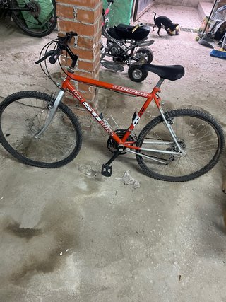 Bicicleta de Montaña Roja