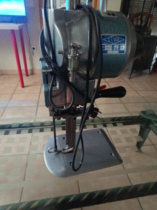 Máquina de cortar telas profesional ETWA
