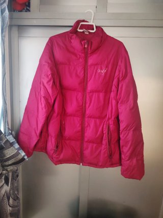 Cazadora acolchada rosa fucsia
