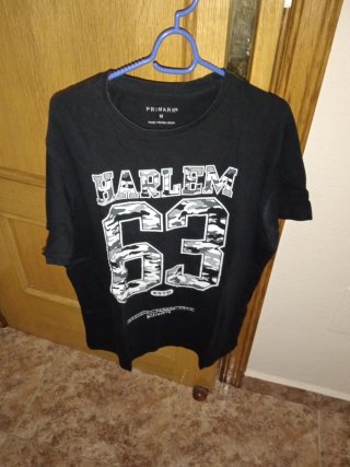 Camiseta Negra Harlem 63 Primark Talla M