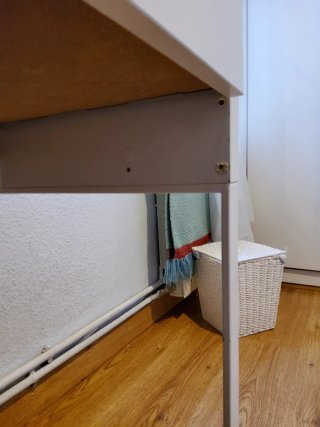 Mesa de estudio blanca