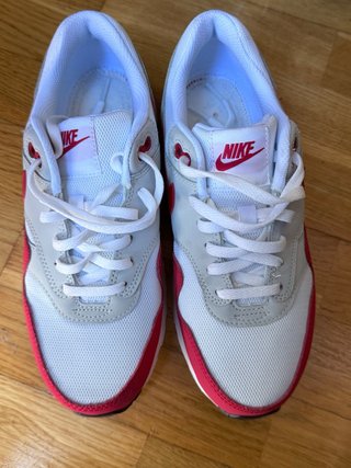 Zapatillas Nike Blancas y Rojas