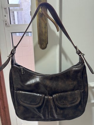 Bolso de hombro marrón