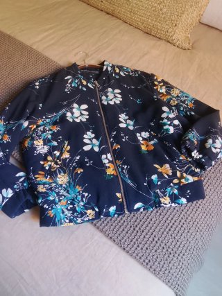 Chaqueta Bomber Zara Estampada